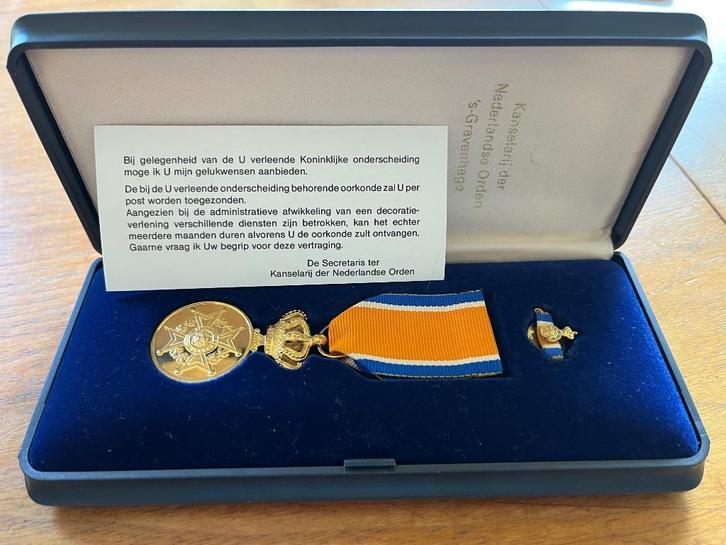 Eremedaille van de Orde van Oranje-Nassau (goud/verguld), Postzegels en Munten, Penningen en Medailles, Goud, Nederland, Ophalen of Verzenden