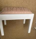 Voetenbank wit  beige bekleding, Ophalen, 50 tot 75 cm, Rechthoekig, 50 tot 75 cm