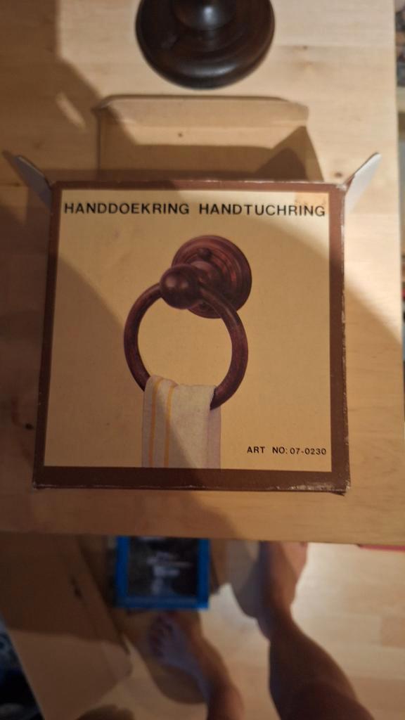 Houten handdoekring nieuw in doos vintage, Huis en Inrichting, Overige Huis en Inrichting, Nieuw, Ophalen of Verzenden