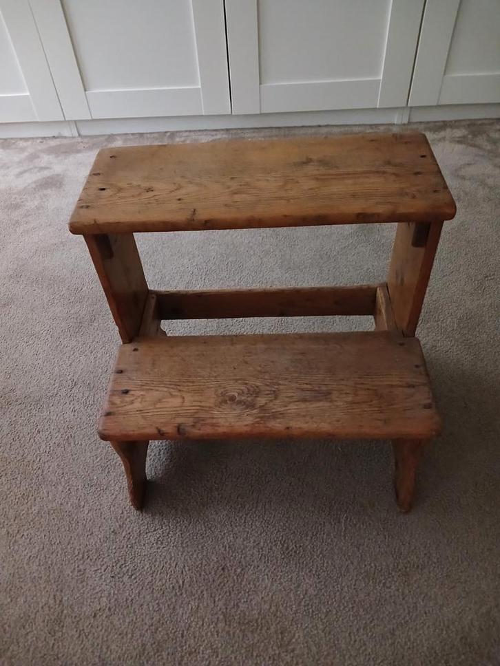 Antiek Grenen Trapje - Charmant en Functioneel, Huis en Inrichting, Stoelen, Gebruikt, Eén, Hout, Bruin, Ophalen of Verzenden