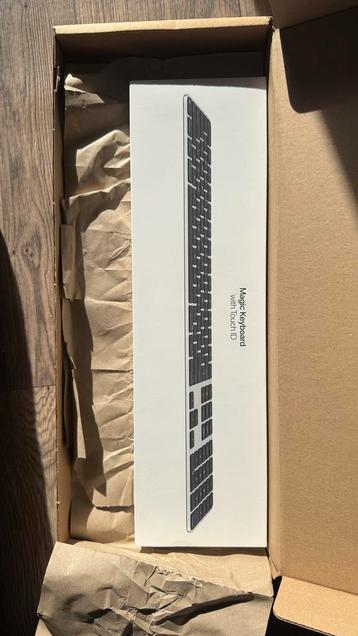 Magic Keyboard met Touch ID en numeriek toetsenblok beschikbaar voor biedingen