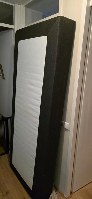 Boxspring 1.80 bij 2.20 x2 Gratis beschikbaar voor biedingen