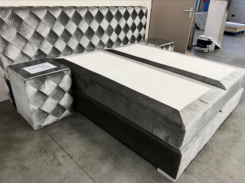 Voorraad banken direct meenemen eric kuster stijl NIEUW, Huis en Inrichting, Banken | Bankstellen, Nieuw, Hout, Stof, Overige materialen