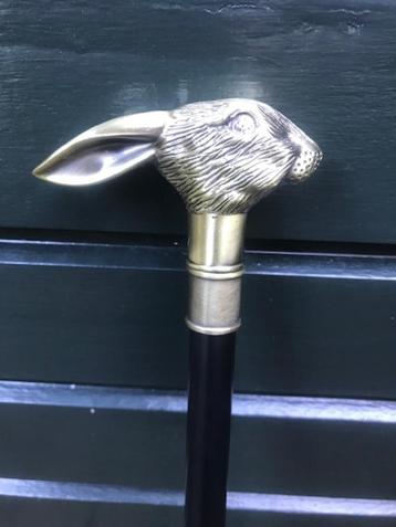 metalen wandelstok met hazenkop beschikbaar voor biedingen