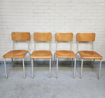 Vintage stoelen schoolstoelen 4 stuks setprijs beschikbaar voor biedingen