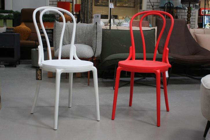 Partij hippe bistro stoelen kunststof rood wit horeca, Huis en Inrichting, Stoelen, Nieuw, Vijf, Zes of meer stoelen, Kunststof