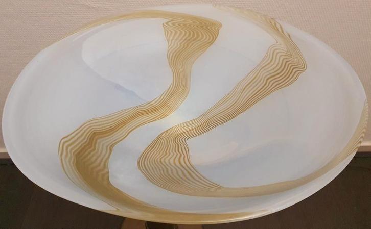 Mondgeblazen Glazen Schaal - Kunstobject, Huis en Inrichting, Woonaccessoires | Schalen en Manden, Zo goed als nieuw, Schaal, Glas