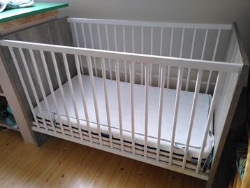 Babybedje Ledikant beschikbaar voor biedingen