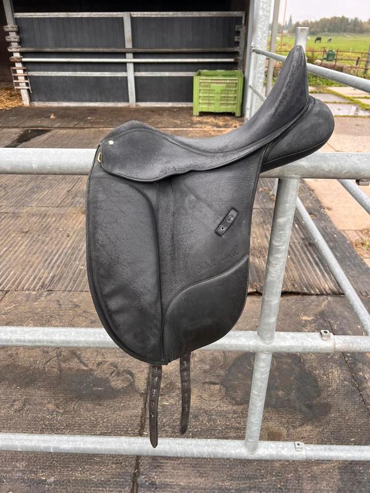 Wintec isabell werth 17 inch, Dieren en Toebehoren, Paarden en Pony's | Zadels, Gebruikt, Dressuur, Ophalen of Verzenden