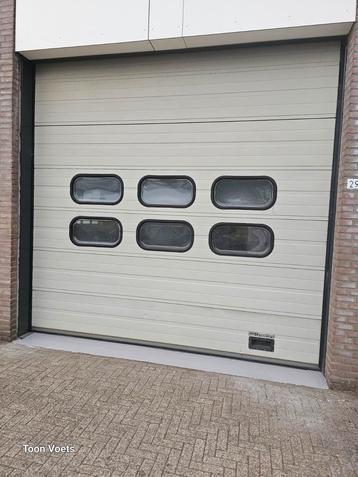 Roldeur Crawfort 340X325 BXH beschikbaar voor biedingen