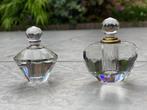 Twee geslepen glazen parfumflesjes, Ophalen of Verzenden