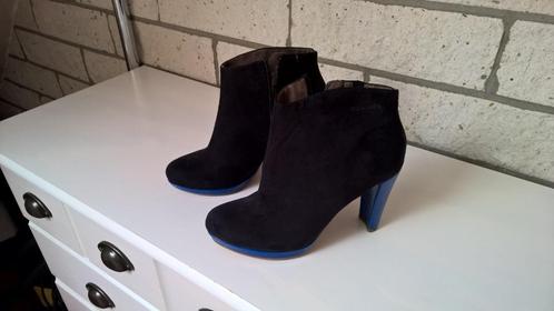 Prachtige laarzen van Tamaris + aparte zool en hakken, Kleding | Dames, Schoenen, Nieuw, Lage of Enkellaarzen, Zwart, Ophalen of Verzenden
