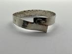Z410 Prachtige zilveren modernist armband gehamerd, Sieraden, Tassen en Uiterlijk, Armbanden, Ophalen of Verzenden, X, Zilver