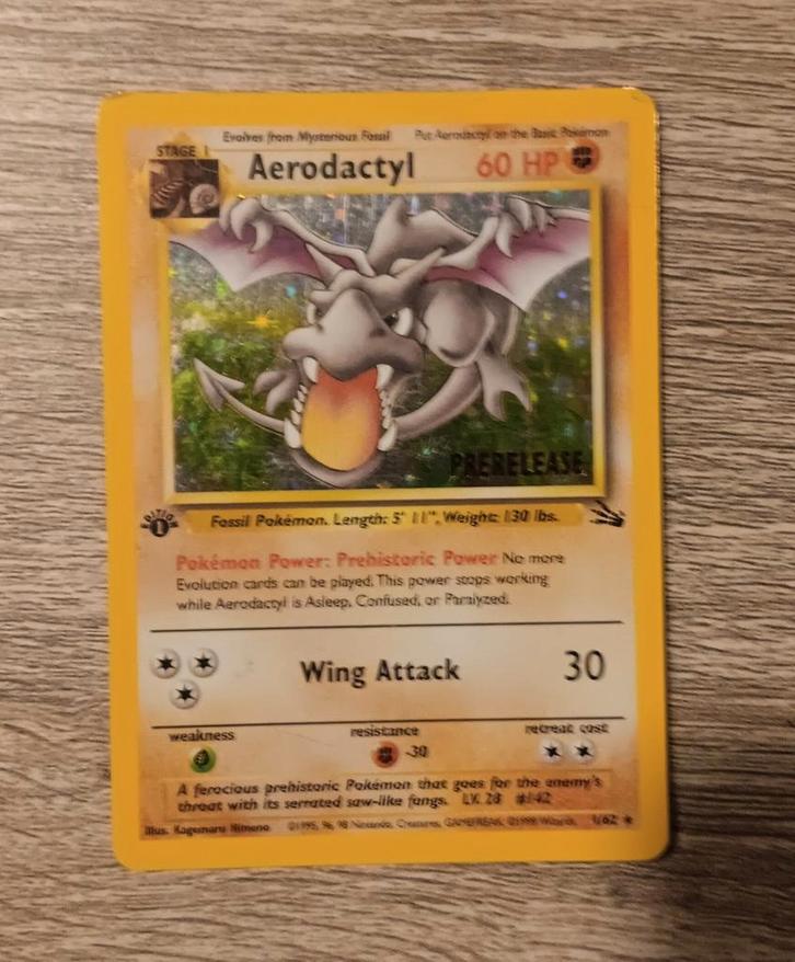 Aerodactyl Fossil 1st edition prerelease stamp, Hobby en Vrije tijd, Verzamelkaartspellen | Pokémon, Zo goed als nieuw, Ophalen of Verzenden