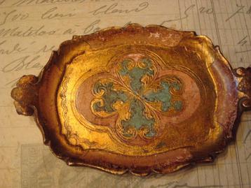  1 klein victoriaanse dienblaadje beschikbaar voor biedingen