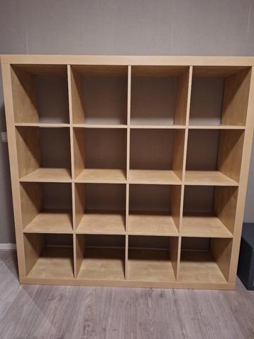 Mooie KALLAX Ikea kast beschikbaar voor biedingen