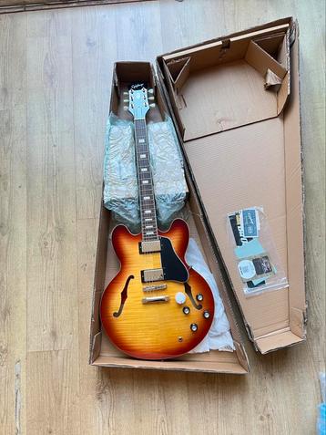 Nieuwe Epiphone ES-335 Figured Tea Burst, zie beschrijving beschikbaar voor biedingen
