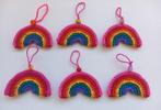 Gondas Creaties Regenboogjes gehaakt mét lusje en kraaltje, Verzamelen, Sleutelhangers, Nieuw, Dier of Natuur, Ophalen of Verzenden