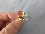 Antieke ring met streep agaat steen in 14 karaat goud, Ophalen of Verzenden, Goud, Ring