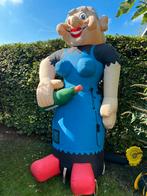 Sarah cartoon opblaas figuur | te koop | 3.2 m | excl blower, Hobby en Vrije tijd, Feestartikelen | Verhuur, Ophalen of Verzenden