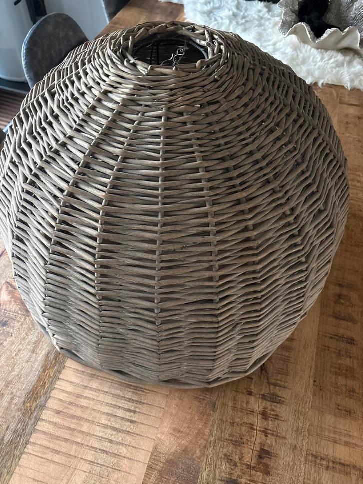 Rotan Hanglamp - Sfeervolle Verlichting, Huis en Inrichting, Lampen | Lampenkappen, Zo goed als nieuw, 25 tot 50 cm, Rond, Bruin