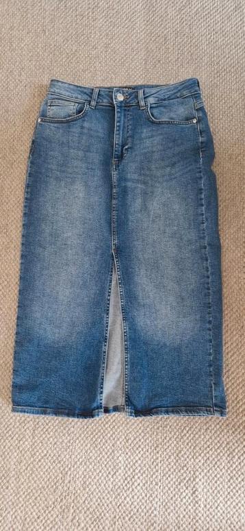 Halflange donkerblauwe midi spijkerrok van Only maat M NIEUW beschikbaar voor biedingen