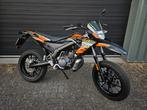 DERBI SENDA DRD SM EXTREME BJ2020 ZWART ORANJE 726 KM NIEUW!, Derbi, Ophalen of Verzenden, Zo goed als nieuw, Benzine