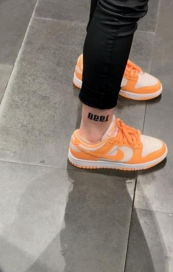 Nike dunk low Peach crème beschikbaar voor biedingen