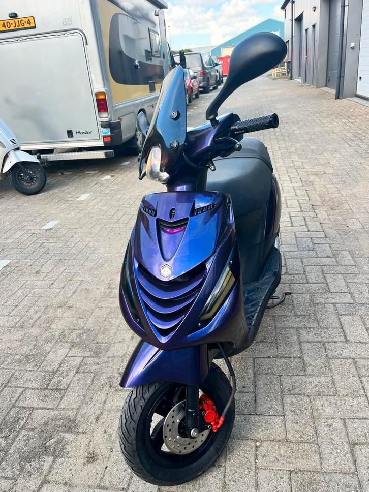 Hele mooie paarse Piaggio Zip iget 2019 full option, Fietsen en Brommers, Scooters | Piaggio, Zo goed als nieuw, Zip, Maximaal 45 km/u
