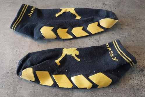 Anti slip sokken jumpsky maat 176/S voor €1,-, Kinderen en Baby's, Kinderkleding | Schoenen en Sokken, Zo goed als nieuw, Sokken