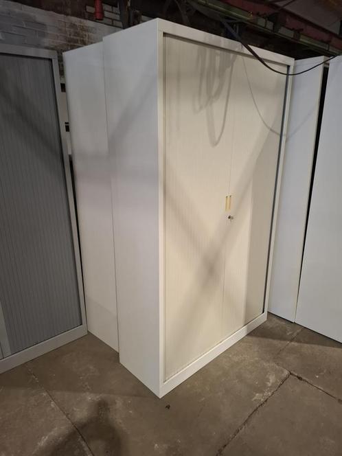 2 creme kleurige roldeurkasten met 4 legborden, Huis en Inrichting, Kasten | Roldeurkasten en Archiefkasten, Gebruikt, 150 tot 200 cm