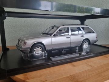 T9 Mercedes-Benz E-Klasse S124 E300 T-Model 1:18  beschikbaar voor biedingen
