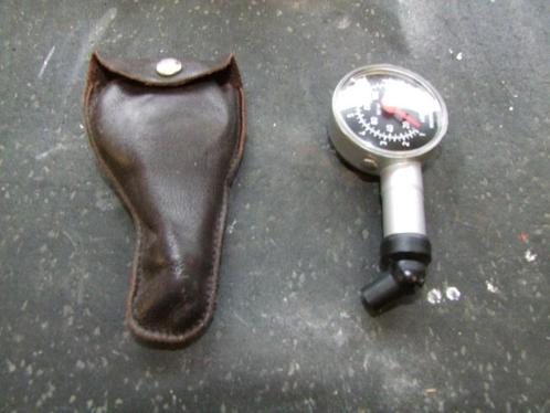 Bandenspanningsmeter ex NL leger tbv oa Nekaf, YA, MB etc.., Verzamelen, Militaria | Algemeen, Landmacht, Overige typen, Nederland