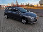 Hyundai i30 1.6 Crdi LP Crosswagon 2011 Grijs, Auto's, Hyundai, Voorwielaandrijving, Euro 5, Stof, Zwart