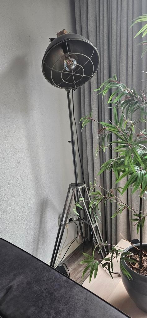 Industriële Staande Lamp, Huis en Inrichting, Lampen | Vloerlampen, Zo goed als nieuw, 150 tot 200 cm, Hout, Metaal, Ophalen