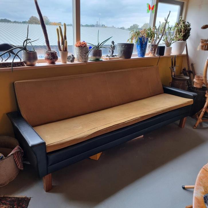 Gele ribstof bank met skai leer accenten, Huis en Inrichting, Banken | Sofa's en Chaises Longues, Ophalen