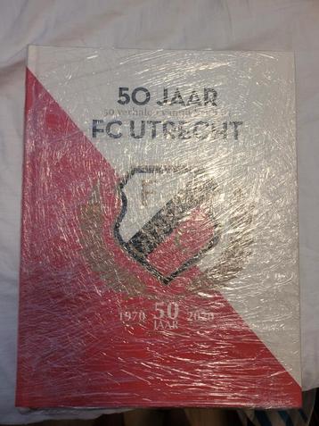 FC Utrecht 50 Jaar Jubileumboek -50 verhalen vanuit het hart beschikbaar voor biedingen