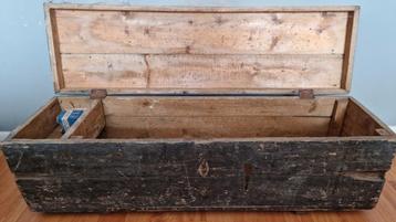 Houten vintage kist  beschikbaar voor biedingen