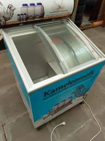 Kleine Vriezer.  beschikbaar voor biedingen