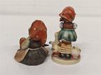 A6616 Goebel Hummel Beeldjes Rood Kapje [2 stuks], Antiek en Kunst, Ophalen of Verzenden