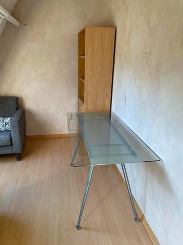 Moderne Glazen Bureau beschikbaar voor biedingen