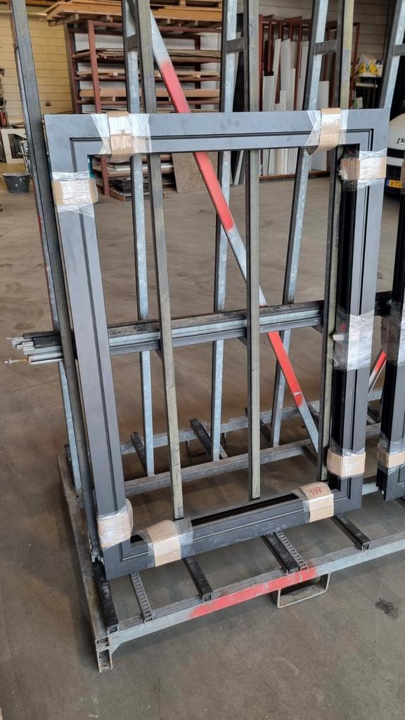 2 stuks nieuwe aluminium kozijnen draai-kiep kozijnen,HR+++, Doe-het-zelf en Verbouw, Kozijnen en Schuifpuien, Nieuw, Raamkozijn