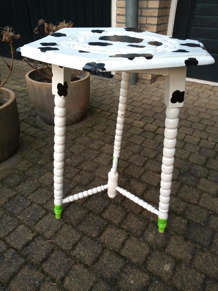Oud-hollandse knoptafel en antiek Indonesische Wajang pop, Antiek en Kunst, Antiek | Meubels | Tafels, Ophalen of Verzenden