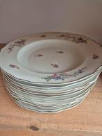 Vintage diepe dinerborden bloemen, Antiek en Kunst, Antiek | Servies compleet, Ophalen of Verzenden