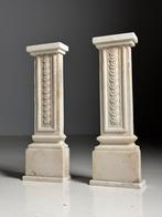 Set van 2 Marmeren ornamenten schouw