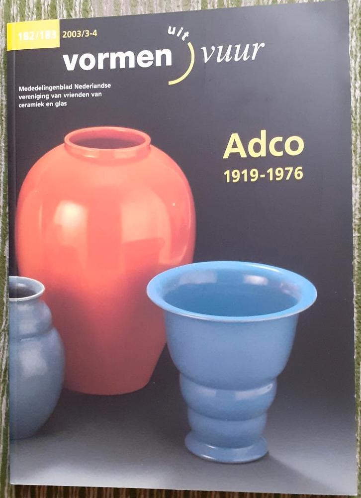 Boek ’Adco 1919-1976, Vormen uit Vuur’, Boeken, Overige Boeken, Zo goed als nieuw, Ophalen of Verzenden