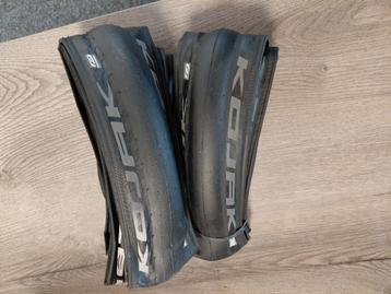2x Schwalbe Kojak banden Nieuw! 700x35c, 28 inch. beschikbaar voor biedingen