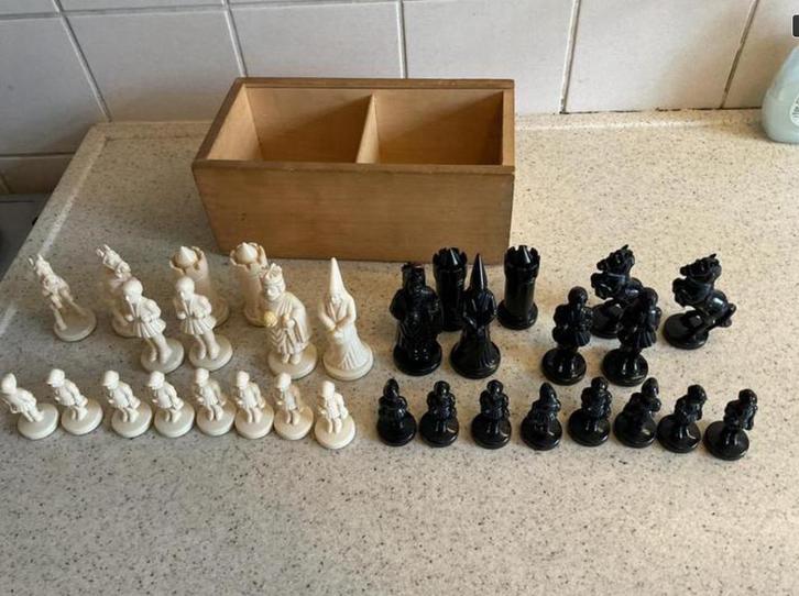 King Arthur schaakstukken, Hobby en Vrije tijd, Gezelschapsspellen | Bordspellen, Zo goed als nieuw, Ophalen of Verzenden