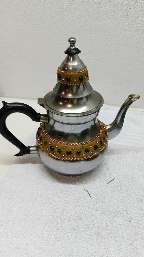 Sprookjesachtig mooie theepot – met edelstenen!, Antiek en Kunst, Antiek | Servies los, Ophalen of Verzenden