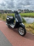 Vespa primavera 2v, Fietsen en Brommers, Scooters | Vespa, Ophalen, Overige modellen, Maximaal 45 km/u, Zo goed als nieuw